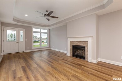 1217 W 53rd St, Davenport, IA 52806 - photo 4