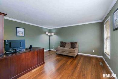 2512 E 40th St, Davenport, IA 52807 - photo 5