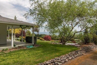 969 Old Stage Rd, Central Point, OR 97502 - photo 4