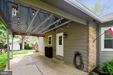 1900 Leo Ln, Alexandria, VA 22308 - photo 6