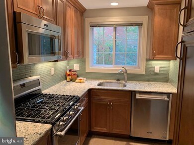 1569 Mount Eagle Place unit 943, Alexandria, VA 22302 - photo 6