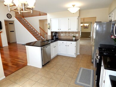 640 Pearces Ford Rd, Oswego, IL 60543 - photo 4