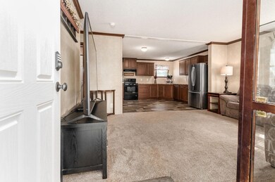 209 Villa Dr, Circleville, OH 43113 - photo 5