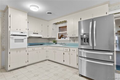 2404 Roland Rd, Petersburg, VA 23805 - photo 7