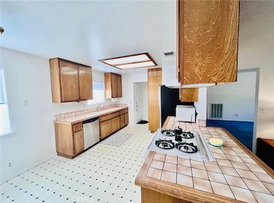 13252 Setancket Rd, Apple Valley, CA 92308 - photo 6