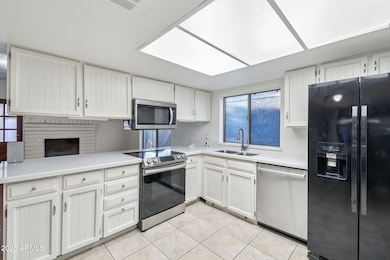 9-web-or-mls-N 36th Dr-1006-009