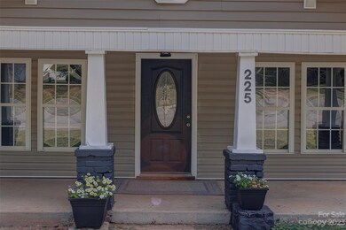 225 E End Ave, Statesville, NC 28677 - photo 2