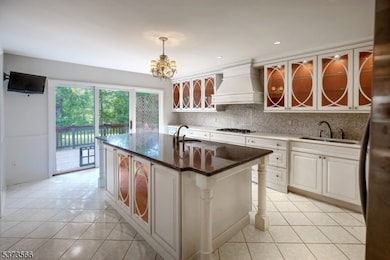 35 Hunters Cir, Tewksbury Twp., NJ 08833 - photo 6