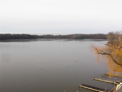 844 Cliffs Dr, Ypsilanti, MI 48198 - photo 4