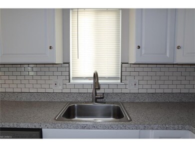 29520 Meadow St, Wickliffe, OH 44092 - photo 3