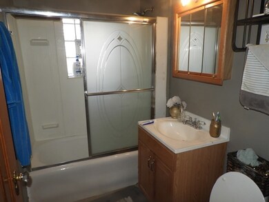 933 W Atlantic Ave, Waukegan, IL 60085 - photo 5