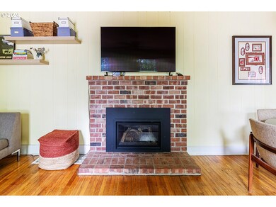 7310 N Mohawk Ave, Portland, OR 97203 - photo 6