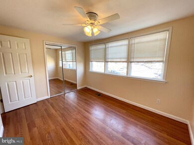 501 Carlsbad Ct, Halethorpe, MD 21227 - photo 7