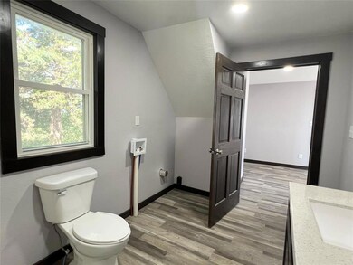 6285 E 28th St N, Newton, IA 50208 - photo 7