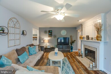 8201 Crossbrook Ct unit 101, Lorton, VA 22079 - photo 6