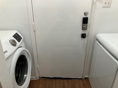 8050 Sands Point Dr unit A, Houston, TX 77036 - photo 2