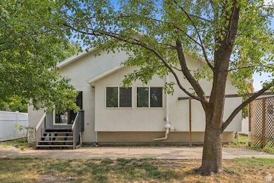 1212 Pinehurst Cir, Farmington, UT 84025 - photo 5