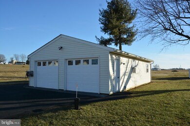 739 Round Hill Rd, Winchester, VA 22602 - photo 3