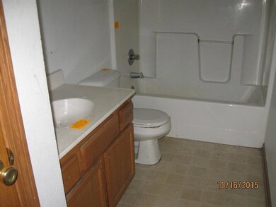 610 E Dunham Ave, Des Moines, IA 50315 - photo 4