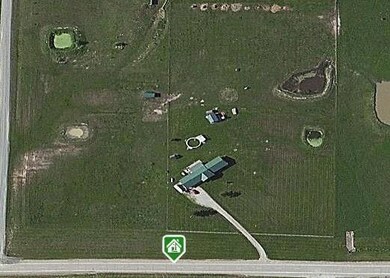 Picture doesn't show newer 30'x50' outbuilding.