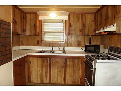 4 Hillside Dr, Mapleville, RI 02839 - photo 2