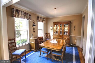 7727 White Willow Ct, Springfield, VA 22153 - photo 4