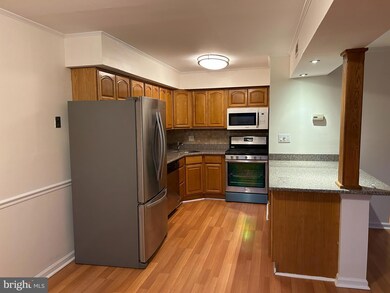 325 S Warminster Rd unit BLDG 1 APT 4, Hatboro, PA 19040 - photo 2