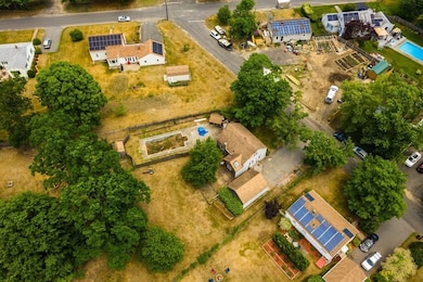 2 Emond Ave, Turners Falls, MA 01376 - photo 5