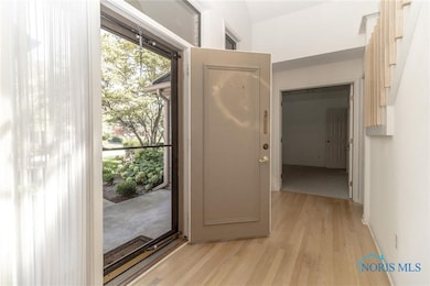 7345 Country Commons Ln, Sylvania, OH 43560 - photo 4