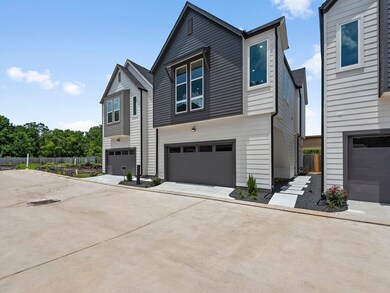 308 Cyclamen St, Houston, TX 77018 - photo 2