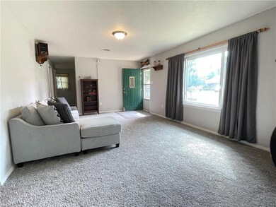 1310 E 2nd St, Cushing, OK 74023 - photo 4