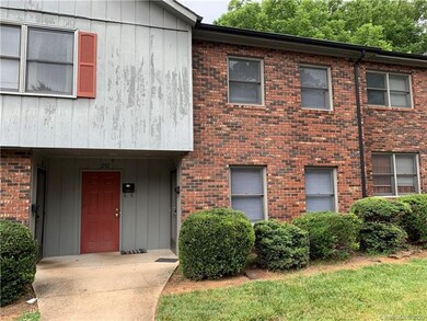 290 N Kelly St unit 290, Statesville, NC 28677 - photo 2
