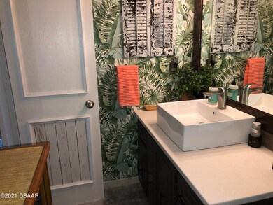 908 Bathroom 3