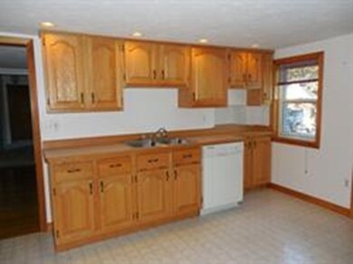 28 Moore St unit 1B, Waltham, MA 02453 - photo 2