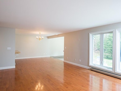 8 Foxglove Ct, Yarmouth, ME 04096 - photo 5