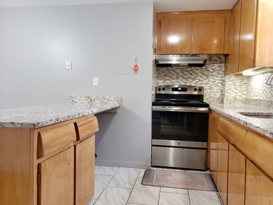 98 Main St unit 5, Stoneham, MA 02180 - photo 5