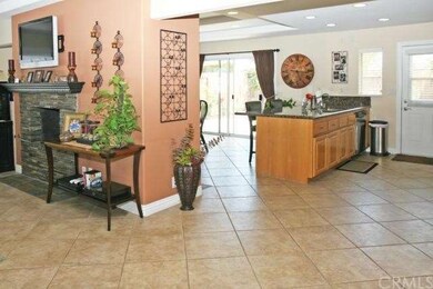 Open Flowing Floorplan