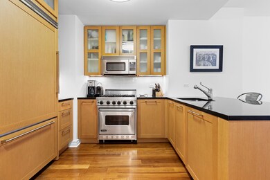 200 W End Ave unit 5J, New York, NY 10023 - photo 3