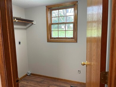 1410 W 49th St, Davenport, IA 52806 - photo 6