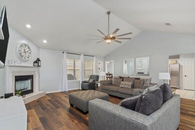 539 Tikell Dr-Living1