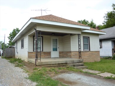 1321 E 27th St, Anderson, IN 46016 - photo 2
