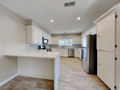 807 Chateau Place, Richmond, TX 77469 - photo 3