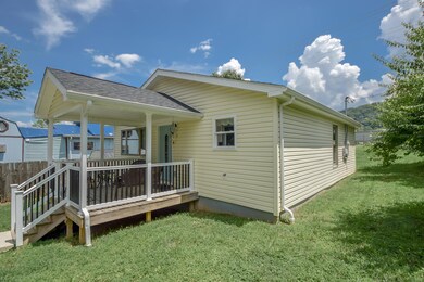 901 E Myrtle Ave, Johnson City, TN 37601 - photo 2