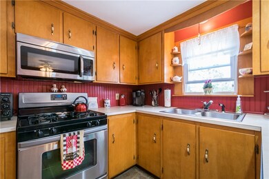 69 Custer St, Warwick, RI 02889 - photo 4