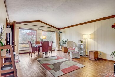 163 Atwood Dr, Hendersonville, NC 28792 - photo 3