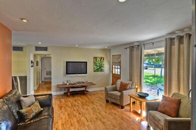 003_Family Room