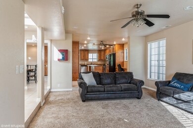 05_421WestfieldRd_10002_LivingRoom_HiRes