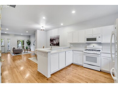 6148 S Virginia Ave, Portland, OR 97239 - photo 6