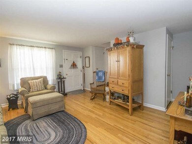 1012 Foxridge Ln, Essex, MD 21221 - photo 5