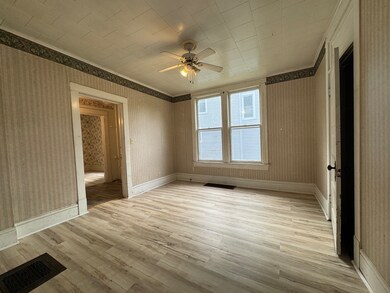 734 W Henry St, Pontiac, IL 61764 - photo 5